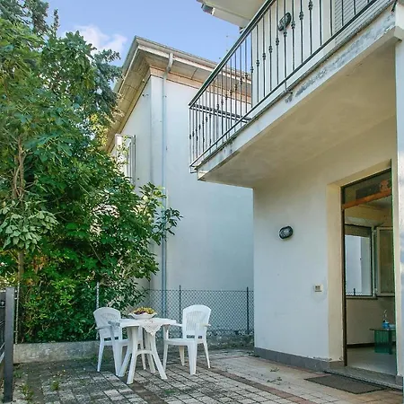 Nice In W/ 2 Bedrooms Apartment Misano Adriatico