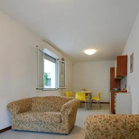 Apartment Nice In W/ 2 Bedrooms
